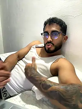 Snapshot of TU-MORENOO chatting on November 2025 06:06:01 AM TU-MORENOO online show from November 2025 06:06:01 AM