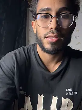 Snapshot of TU-MORENOO chatting on September 2025 05:57:01 AM TU-MORENOO online show from September 2025 05:57:01 AM