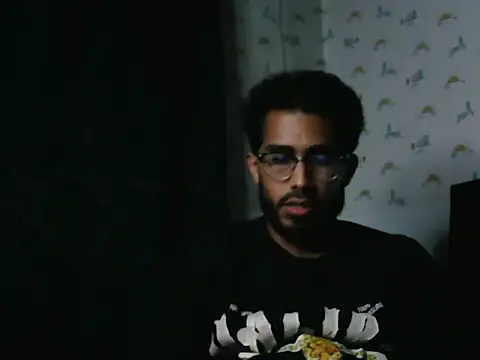 Snapshot of TU-MORENOO chatting on September 2025 06:28:02 AM TU-MORENOO online show from September 2025 06:28:02 AM