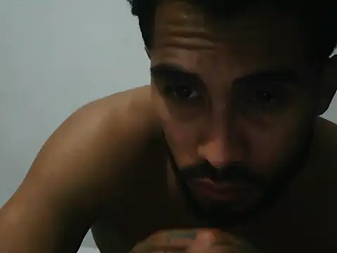 Snapshot of TU-MORENOO chatting on October 2025 06:25:01 AM TU-MORENOO online show from October 2025 06:25:01 AM