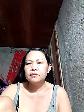 Everleigh mom online show from October 2025 08:05:01 PM