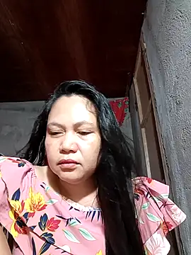 Everleigh mom online show from November 2025 04:06:01 AM