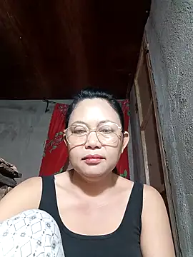 Everleigh mom online show from November 2025 07:58:01 PM