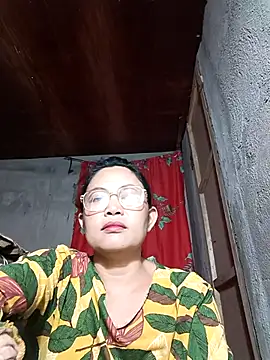 Everleigh mom online show from December 2025 10:03:02 AM