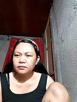 Everleigh mom online show from September 2025 08:05:02 PM