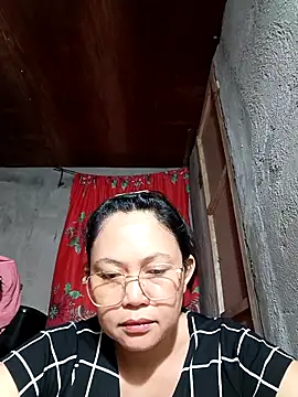 Everleigh mom online show from November 2025 12:43:02 AM