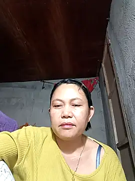 Everleigh mom online show from November 2025 03:12:02 AM