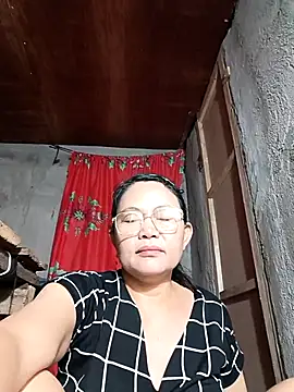 Everleigh mom online show from October 2025 10:17:01 AM