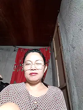 Everleigh mom online show from November 2025 10:48:01 AM