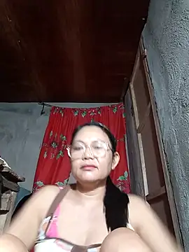 Everleigh mom online show from October 2025 08:18:01 PM