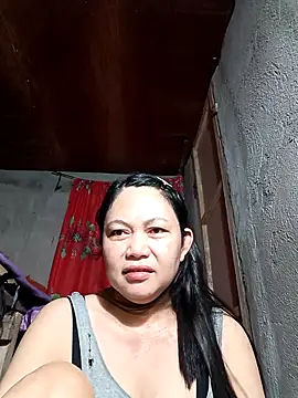 Everleigh mom online show from October 2025 07:55:02 PM