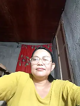 Everleigh mom online show from October 2025 12:19:01 PM