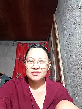 Everleigh mom online show from October 2025 08:20:01 PM