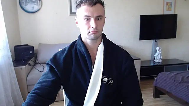 muscle uncut online show from October 2025 08:11:02 AM