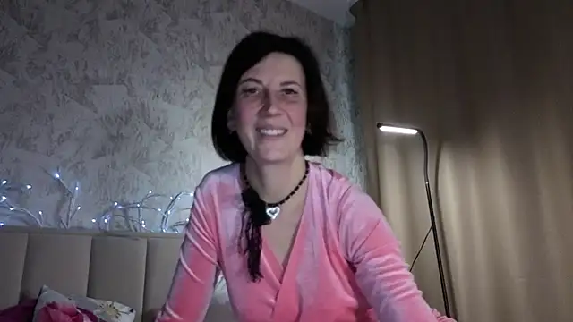 Snapshot of Lia_Reyn chatting on November 2025 10:52:01 AM Lia Reyn online show from November 2025 10:52:01 AM