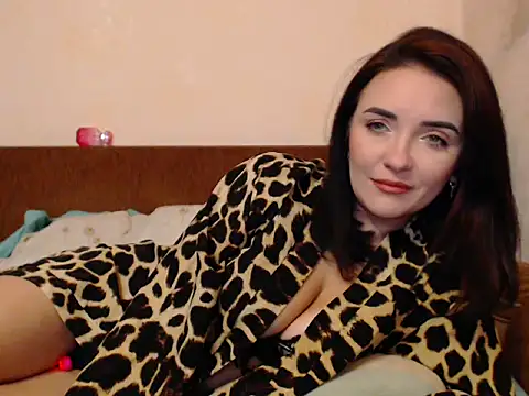 Snapshot of Veronica-Luxs chatting on October 2025 09:00:01 AM Veronica-Luxs online show from October 2025 09:00:01 AM