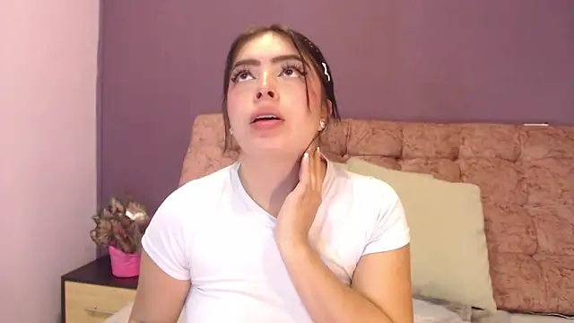 KateWelsin online show from April 2026 07:39:01 PM