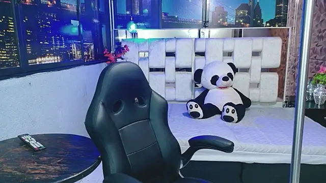 alandelrey57 online show from December 2025 03:33:02 AM