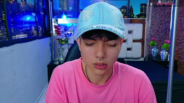 alandelrey57 online show from December 2025 04:24:01 AM