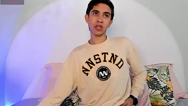 Snapshot of JoshuaSanzz chatting on December 2025 02:27:01 AM JoshuaSanzz online show from December 2025 02:27:01 AM