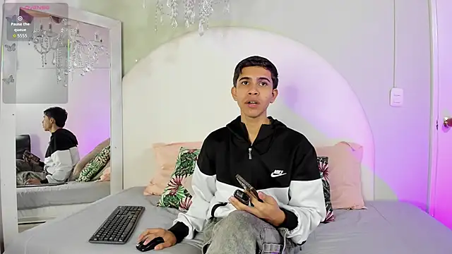 JoshuaSanzz online show from October 2025 03:29:02 AM
