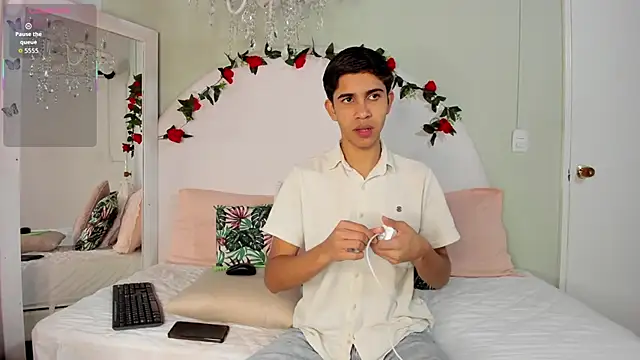 JoshuaSanzz online show from October 2025 03:30:02 AM