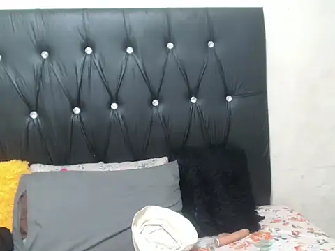 Lsnickykhanyile online show from October 2025 04:04:02 PM