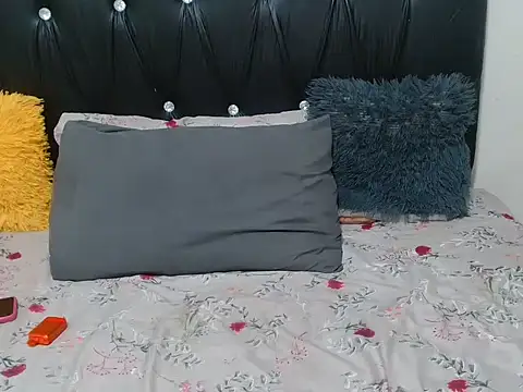 Lsnickykhanyile online show from November 2025 08:12:01 PM