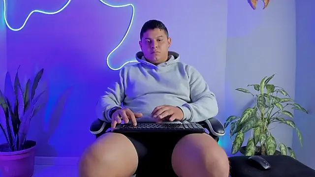 Snapshot of Maximus_Steel chatting on September 2025 11:17:02 AM Maximus Steel online show from September 2025 11:17:02 AM