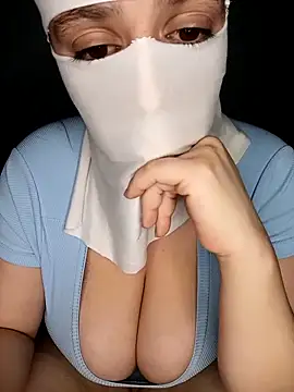 Lamia Queen  online show from October 2025 01:28:01 AM