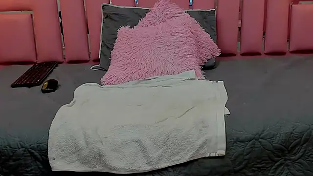 ALYANNA HOT  online show from September 2025 12:43:02 PM