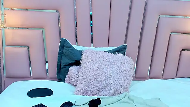 ALYANNA HOT  online show from November 2025 12:53:02 PM