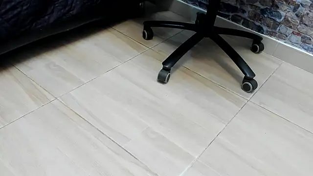 ALYANNA HOT  online show from December 2025 11:42:02 AM