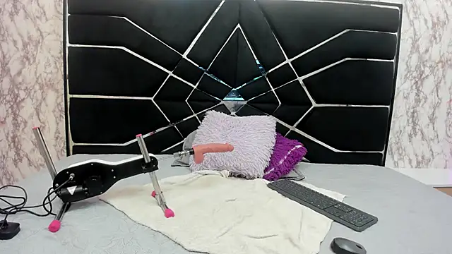 ALYANNA HOT  online show from October 2025 12:59:02 PM