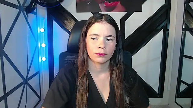 maira tf online show from June 2026 07:00:01 PM