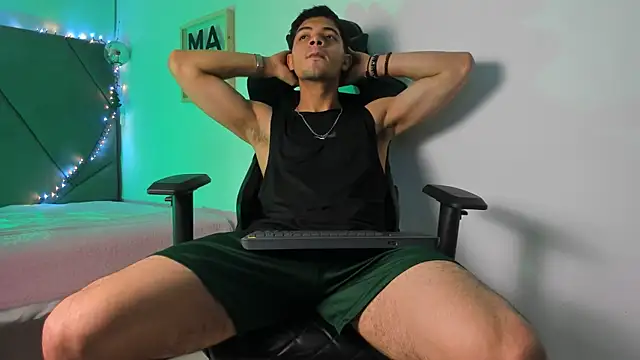 andrew colleman online show from December 2025 06:50:01 AM