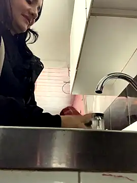 Snapshot of kataleya_29 chatting on November 2025 02:43:01 PM kataleya 29 online show from November 2025 02:43:01 PM