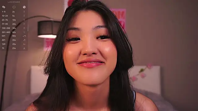 FancyEsten online show from October 2025 08:33:01 AM