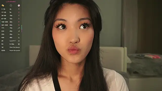 FancyEsten online show from September 2025 08:21:01 AM