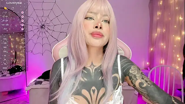 AlinaLukyanova online show from November 2025 04:35:02 AM