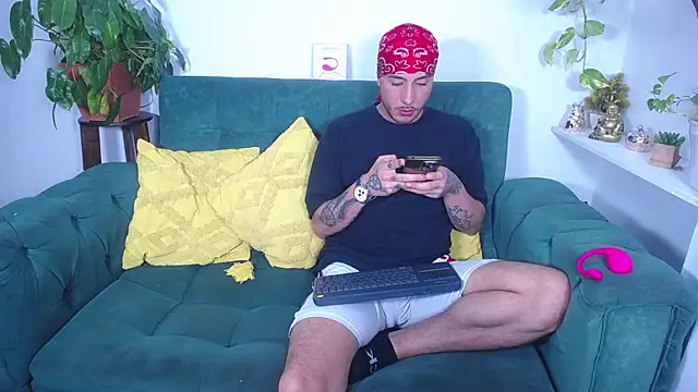 Snapshot of Borsalino_Adam chatting on October 2025 06:27:01 PM Borsalino Adam online show from October 2025 06:27:01 PM