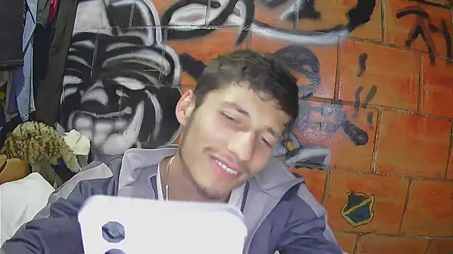 alexandercruz online show from May 2026 11:36:01 PM