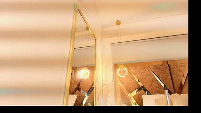 Snapshot of zarah_andrew__ chatting on November 2025 12:11:02 PM zarah andrew online show from November 2025 12:11:02 PM