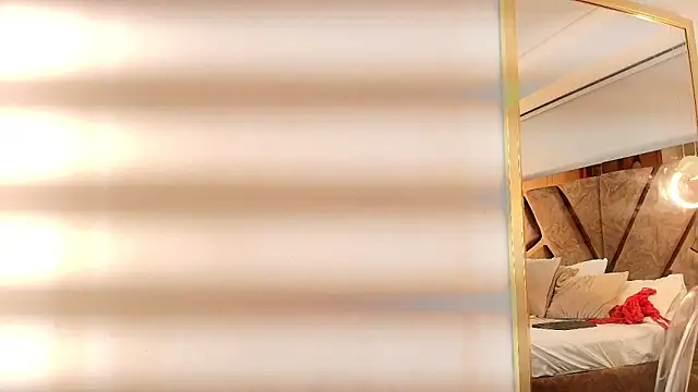 Snapshot of zarah_andrew__ chatting on November 2025 12:31:01 PM zarah andrew online show from November 2025 12:31:01 PM