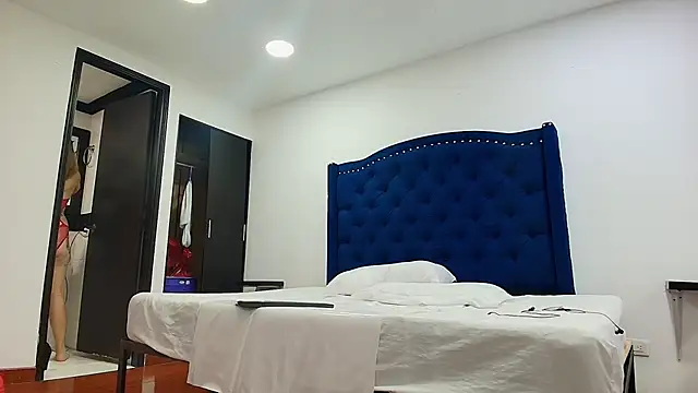 zarah andrew   online show from September 2025 01:59:02 PM