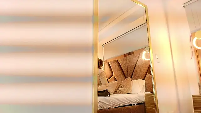 Snapshot of zarah_andrew__ chatting on November 2025 11:58:02 AM zarah andrew online show from November 2025 11:58:02 AM