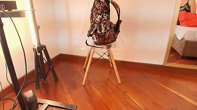 Snapshot of zarah_andrew__ chatting on October 2025 01:45:01 PM zarah andrew online show from October 2025 01:45:01 PM