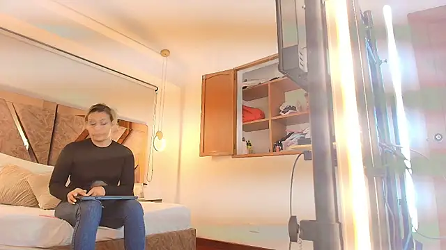 Snapshot of zarah_andrew__ chatting on November 2025 12:37:02 PM zarah andrew online show from November 2025 12:37:02 PM