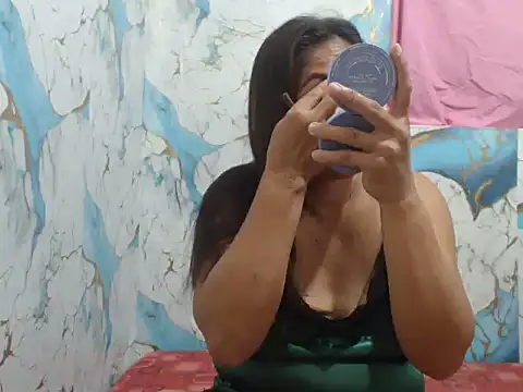 Snapshot of Juicy_69xx chatting on June 2026 12:38:01 PM Juicy 69xx online show from June 2026 12:38:01 PM