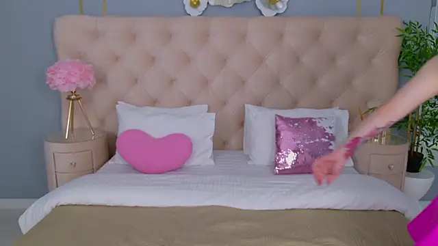 NancyJonson online show from March 2026 03:00:01 AM